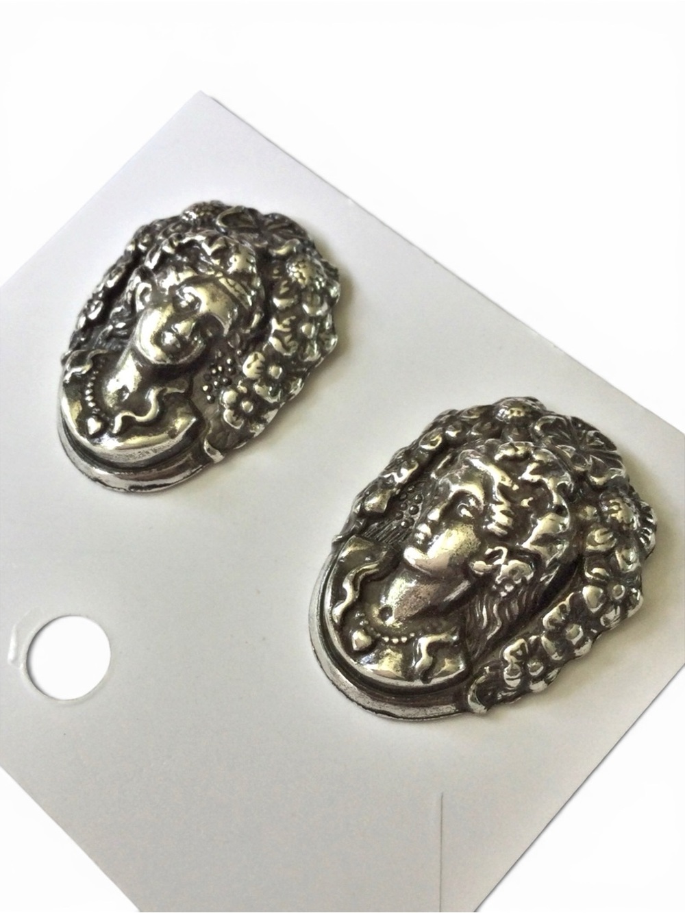 Vintage Brighton Silver‑Plated Heart Cameo Stud Earrings – Pierced - Picture 6 of 11